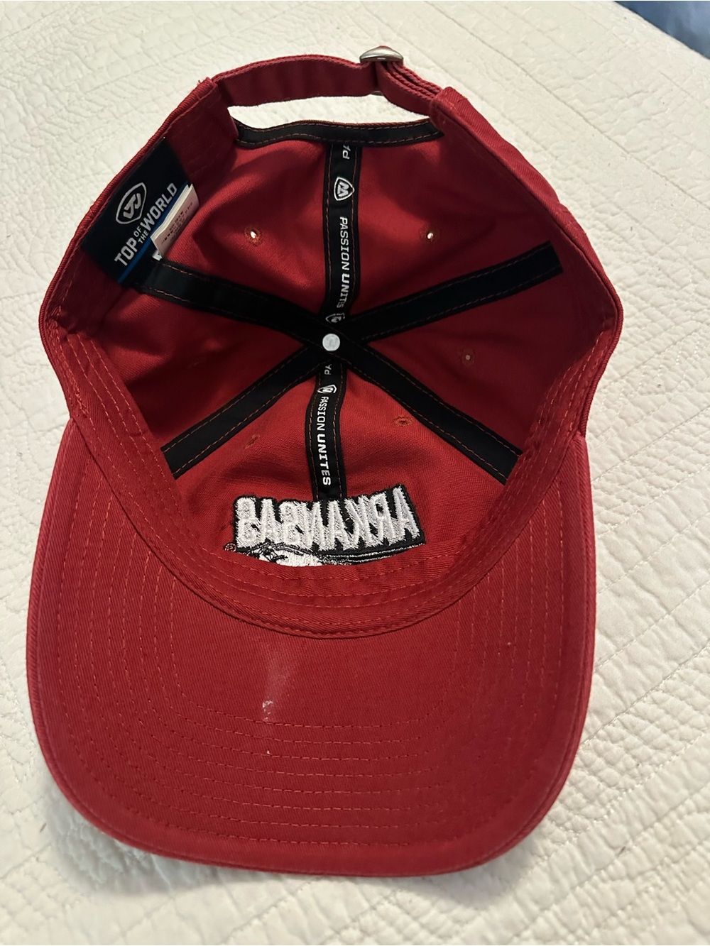 Arkansas Razorbacks Red Baseball Cap - Picture 2 of 2